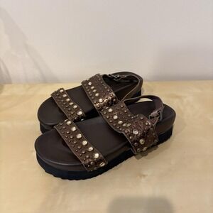 Very Volatile‎ Shoes Womens Size 8 Brown Studded Strap Platform Sandals Buckle